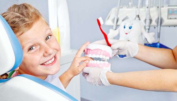 Why Gums Bleed While Flossing and Brushing Teeth